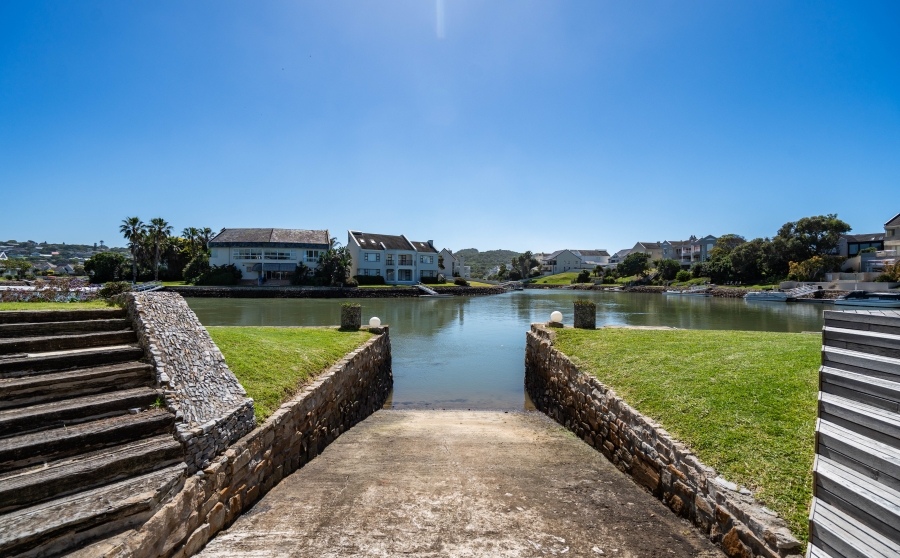 7 Bedroom Property for Sale in Royal Alfred Marina Eastern Cape